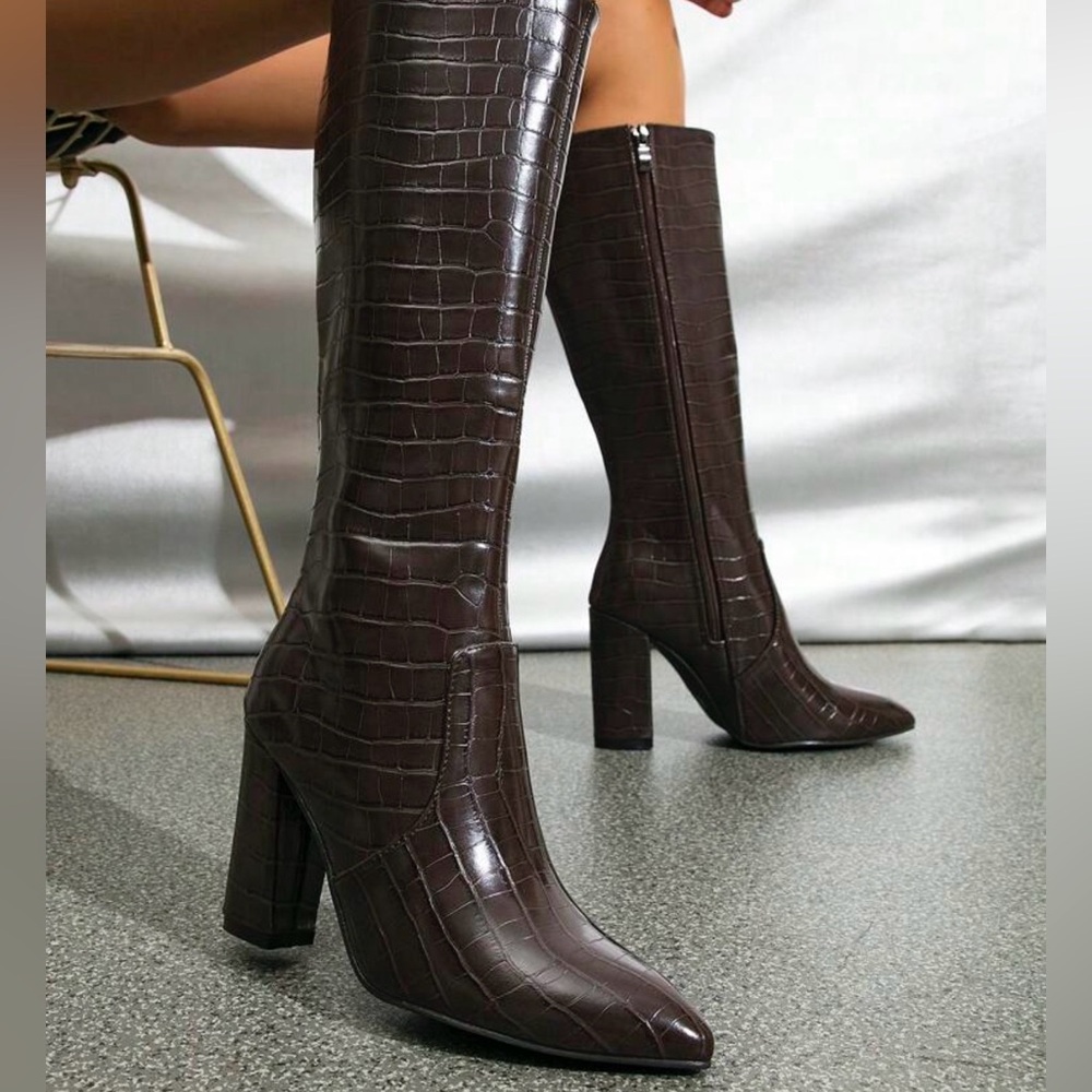 NWT Elegant Brown Knee-High Boots Crocodile Texture Tall Boots 8